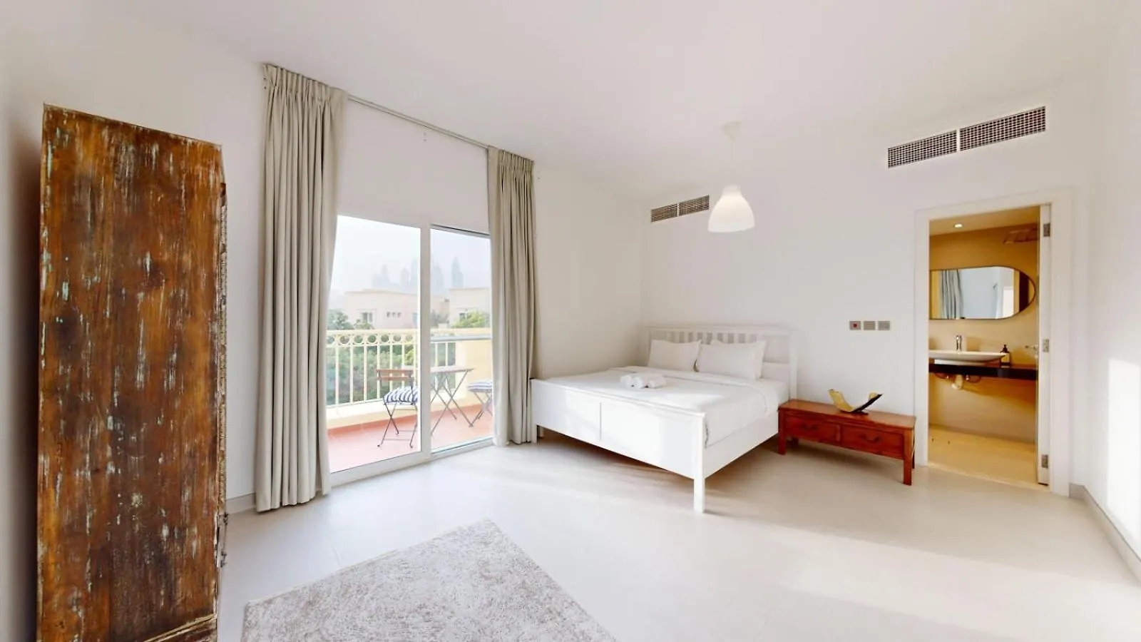 Holiday home The Lakes - Contemporary Three Bedroom Villa Dubai